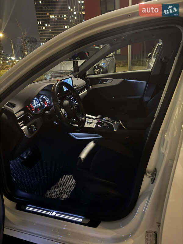 Седан Audi A4 2018 в Киеве