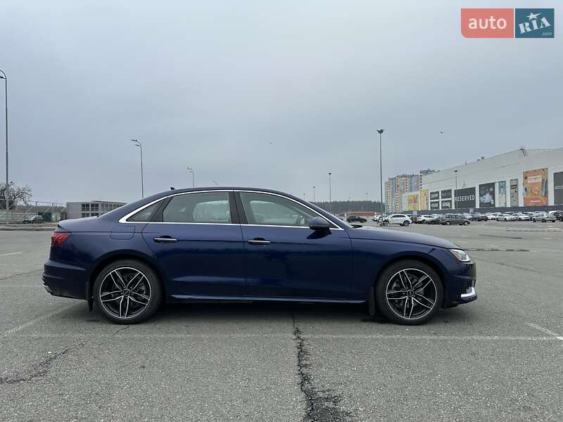 Седан Audi A4 2023 в Киеве