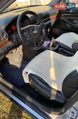 Седан Audi A4 2000 в 