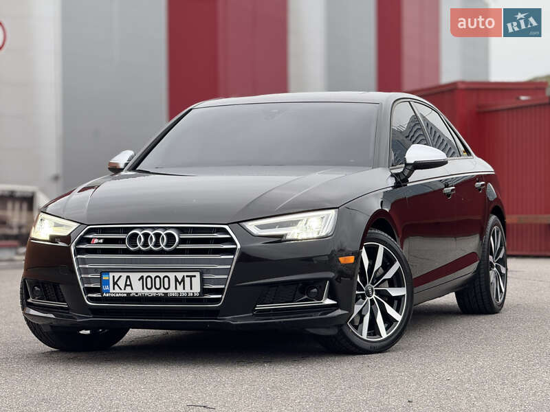 Седан Audi A4 2015 в Киеве