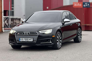 Седан Audi A4 2015 в Киеве