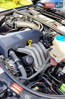 Седан Audi A4 2003 в 