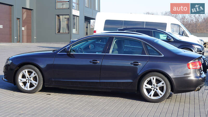Седан Audi A4 2008 в Глыбокой