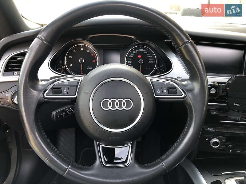 Седан Audi A4 2014 в Львове