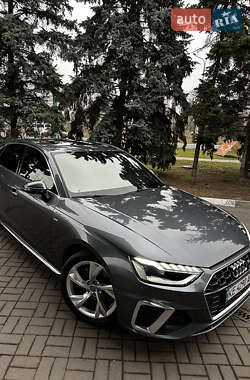 Седан Audi A4 2020 в 