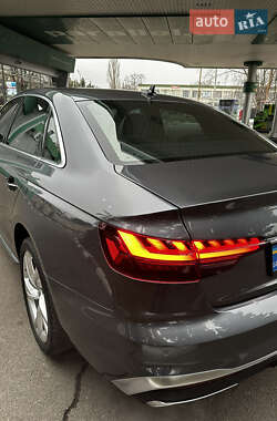Седан Audi A4 2020 в 