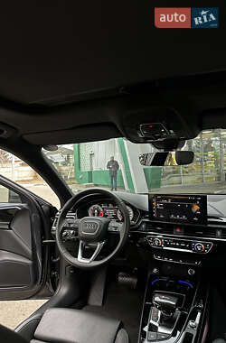 Седан Audi A4 2020 в 