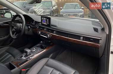 Седан Audi A4 2019 в Львове