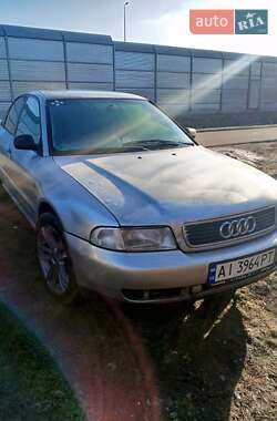 Седан Audi A4 1995 в Києві