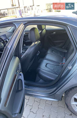 Седан Audi A4 2015 в 