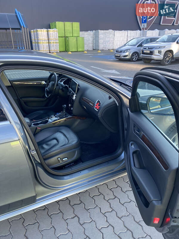 Седан Audi A4 2015 в Ивано-Франковске