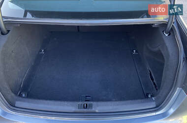 Седан Audi A4 2015 в 