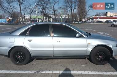 Седан Audi A4 1998 в Одесі