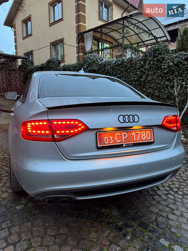 Седан Audi A4 2012 в Луцке