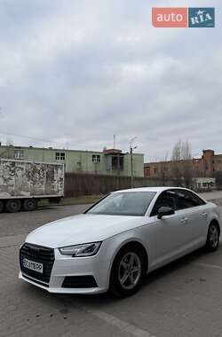 Седан Audi A4 2019 в Львові