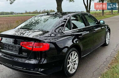 Седан Audi A4 2015 в 