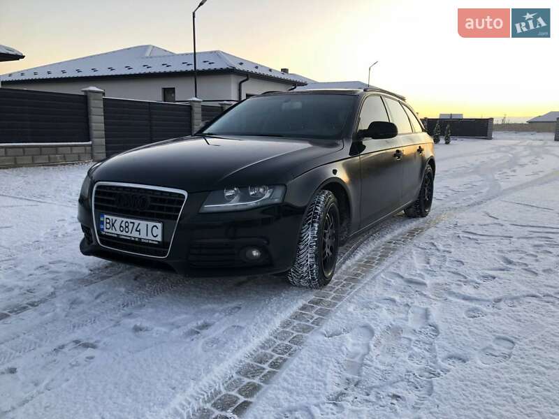 Универсал Audi A4 2010 в Вараше