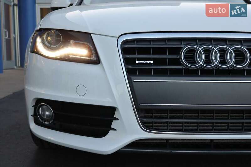 Седан Audi A4 2012 в Львові