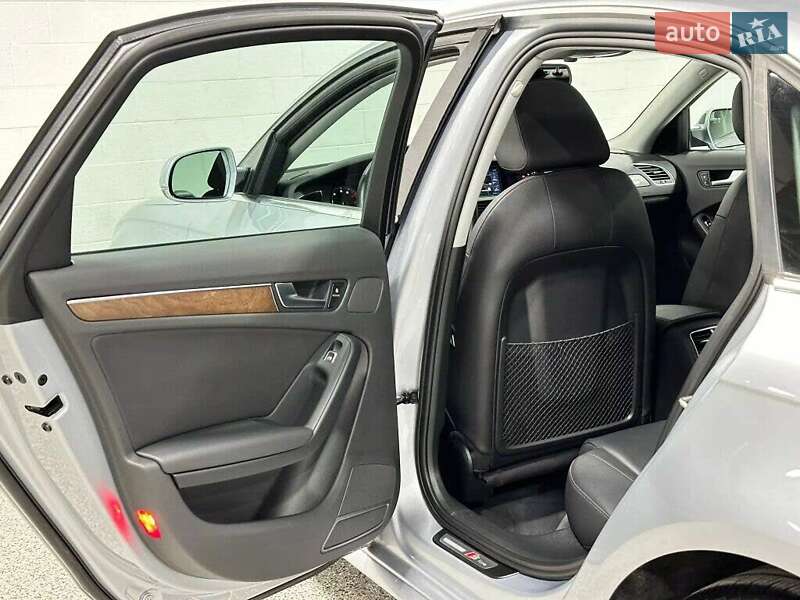 Седан Audi A4 2015 в Львове