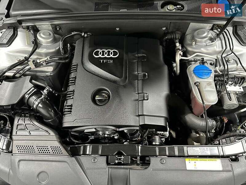 Седан Audi A4 2015 в Львове