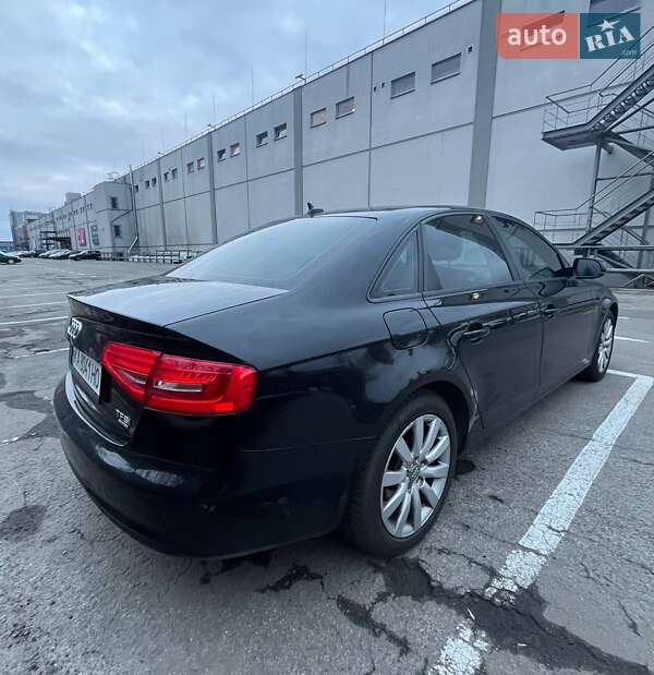 Седан Audi A4 2013 в Киеве