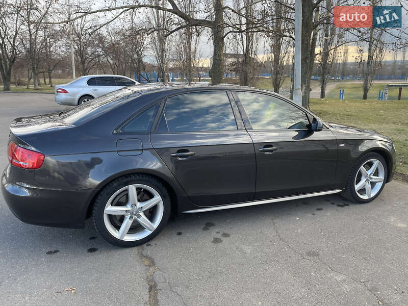 Седан Audi A4 2010 в 