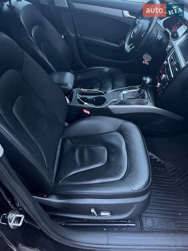 Седан Audi A4 2013 в Киеве
