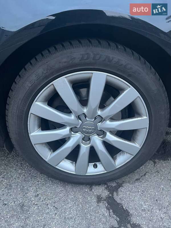 Седан Audi A4 2013 в Киеве