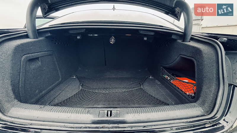 Седан Audi A4 2013 в Киеве