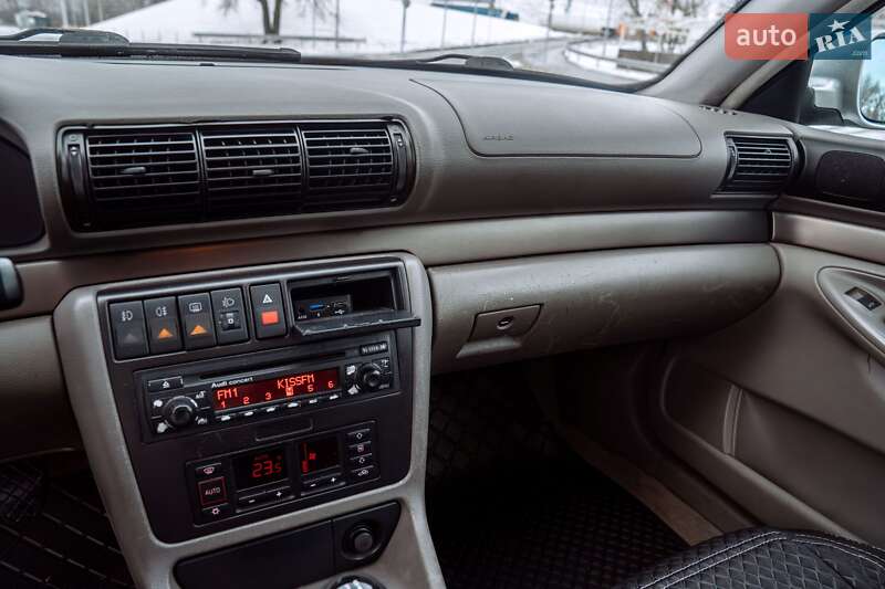 Седан Audi A4 1998 в Киеве