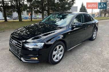 Седан Audi A4 2015 в Рівному