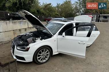 Седан Audi A4 2015 в 