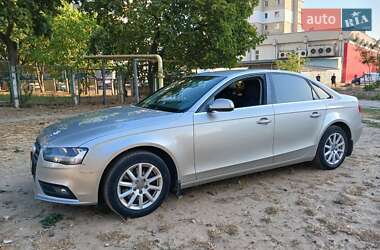 Седан Audi A4 2012 в 