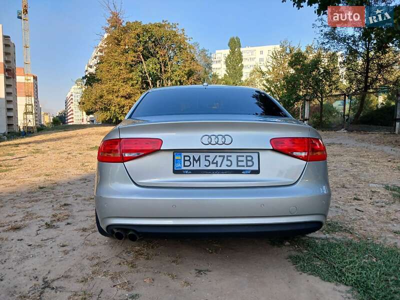 Седан Audi A4 2012 в Сумах