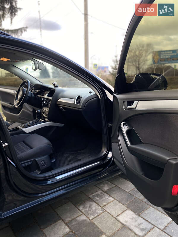 Универсал Audi A4 2011 в Староконстантинове