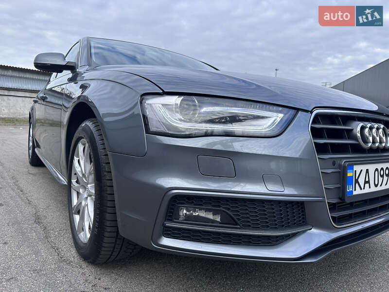 Седан Audi A4 2014 в Киеве