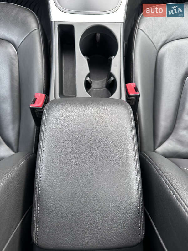 Седан Audi A4 2014 в Киеве