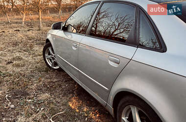 Седан Audi A4 2004 в Млинове