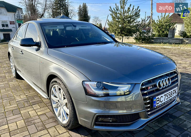 Седан Audi A4 2013 в Львове