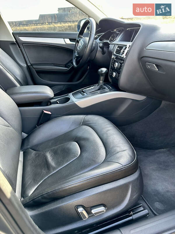 Седан Audi A4 2013 в Львове