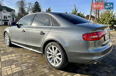 Седан Audi A4 2013 в 