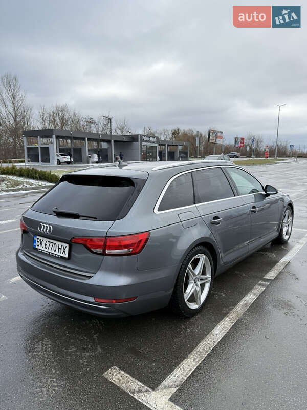 Универсал Audi A4 2017 в Киеве