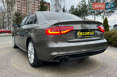 Седан Audi A4 2014 в Львові