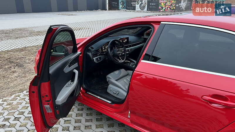 Седан Audi A4 2016 в Хмельницькому
