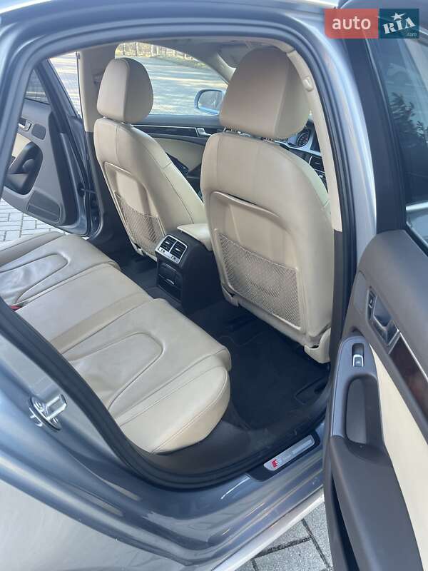 Седан Audi A4 2015 в Дрогобичі