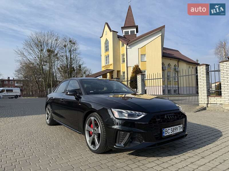 Седан Audi A4 2022 в Львове