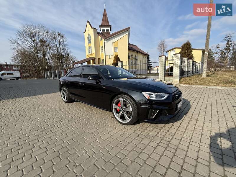 Седан Audi A4 2022 в Львове