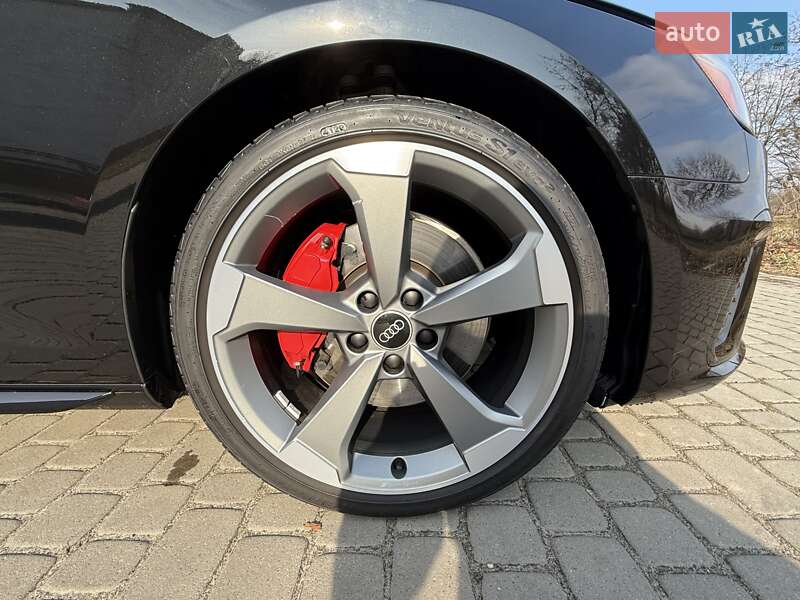 Седан Audi A4 2022 в Львове