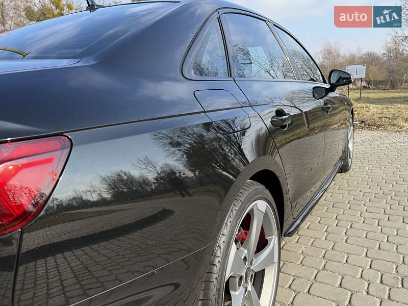 Седан Audi A4 2022 в Львове