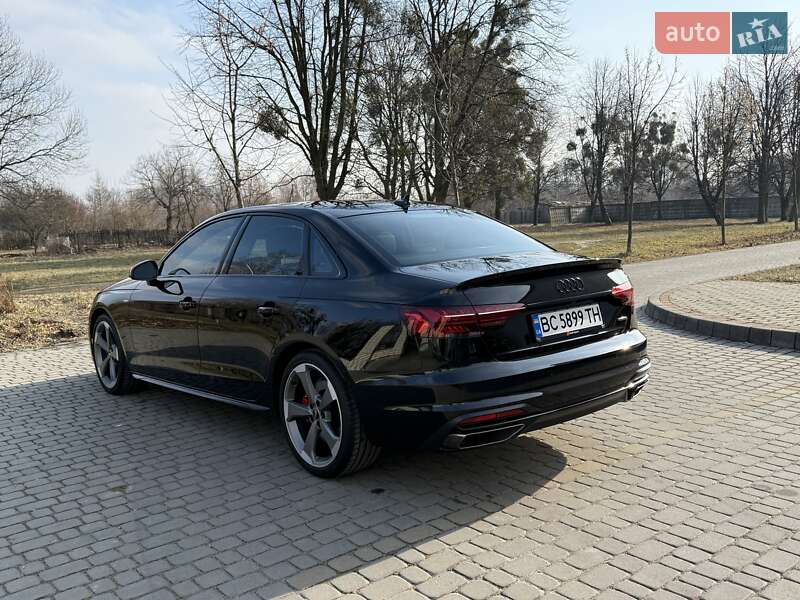 Седан Audi A4 2022 в Львове